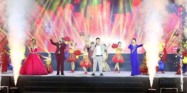 全省“粵美村晚”首秀花都  千人齊聚“未來社區”共迎新春